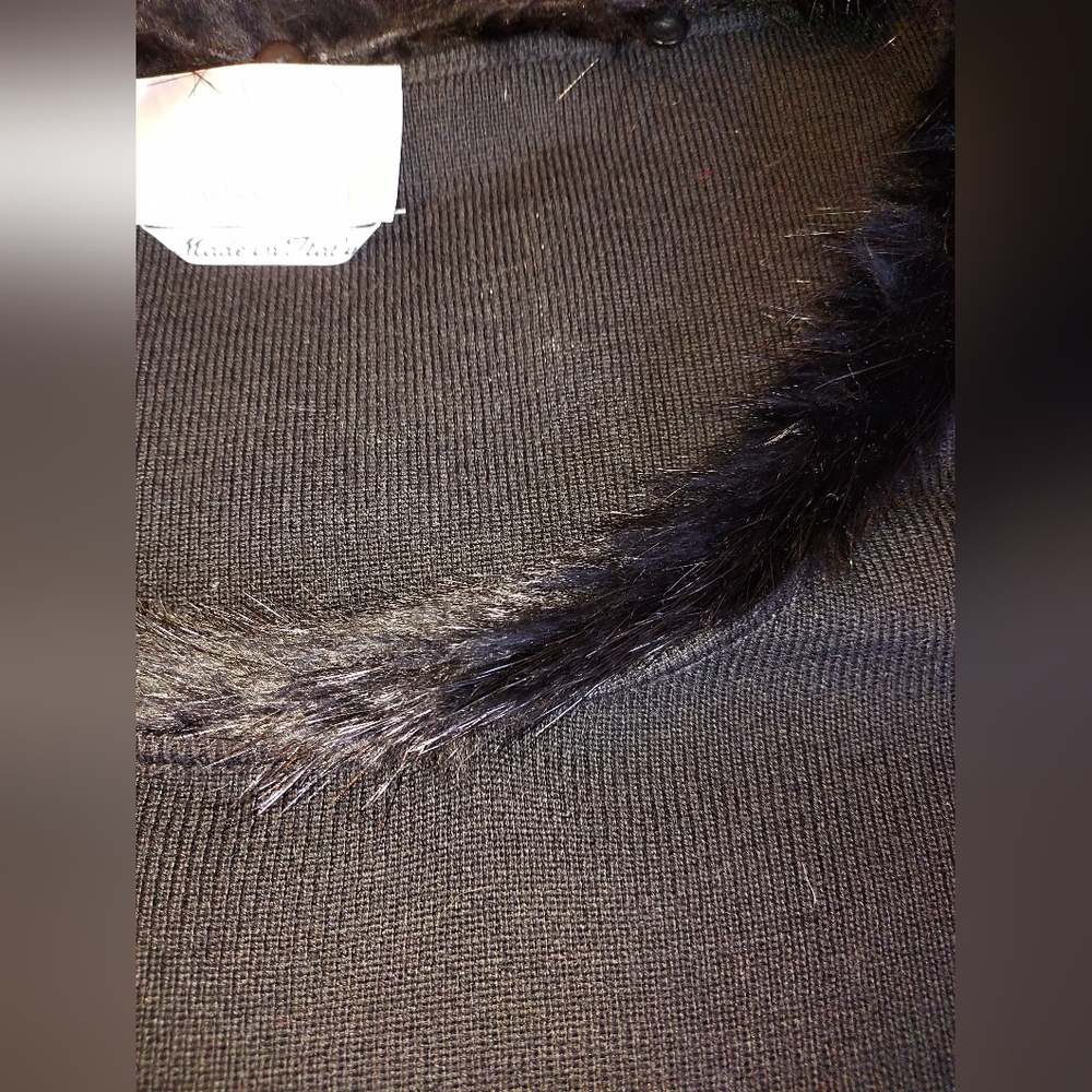 Marina Rinaldi Vintage Black Top with Beaver Fur Removable Trim - Picture 4 of 9